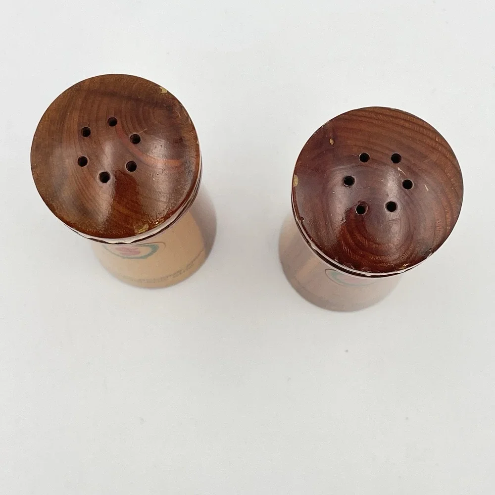Vintage 1960s Wooden Salt‎ & Pepper Shakers Cleveland Hopkins Airport Ohio